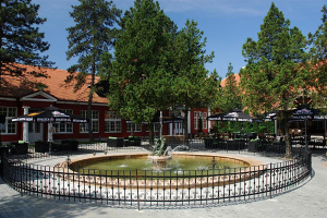 Jagdschloß-Hotel KAŠTEL Ečka
